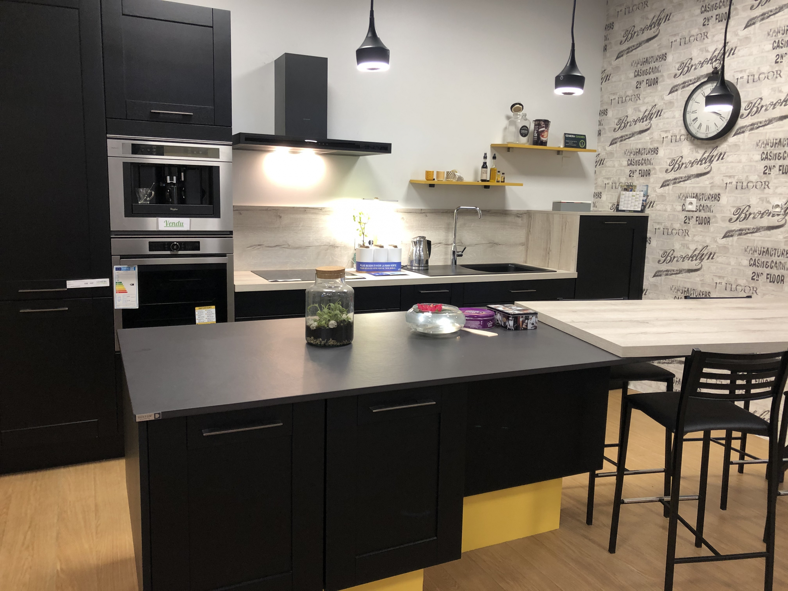 magasin-cuisines-amenagees-ilot-central-fonctionnel-les-herbiers