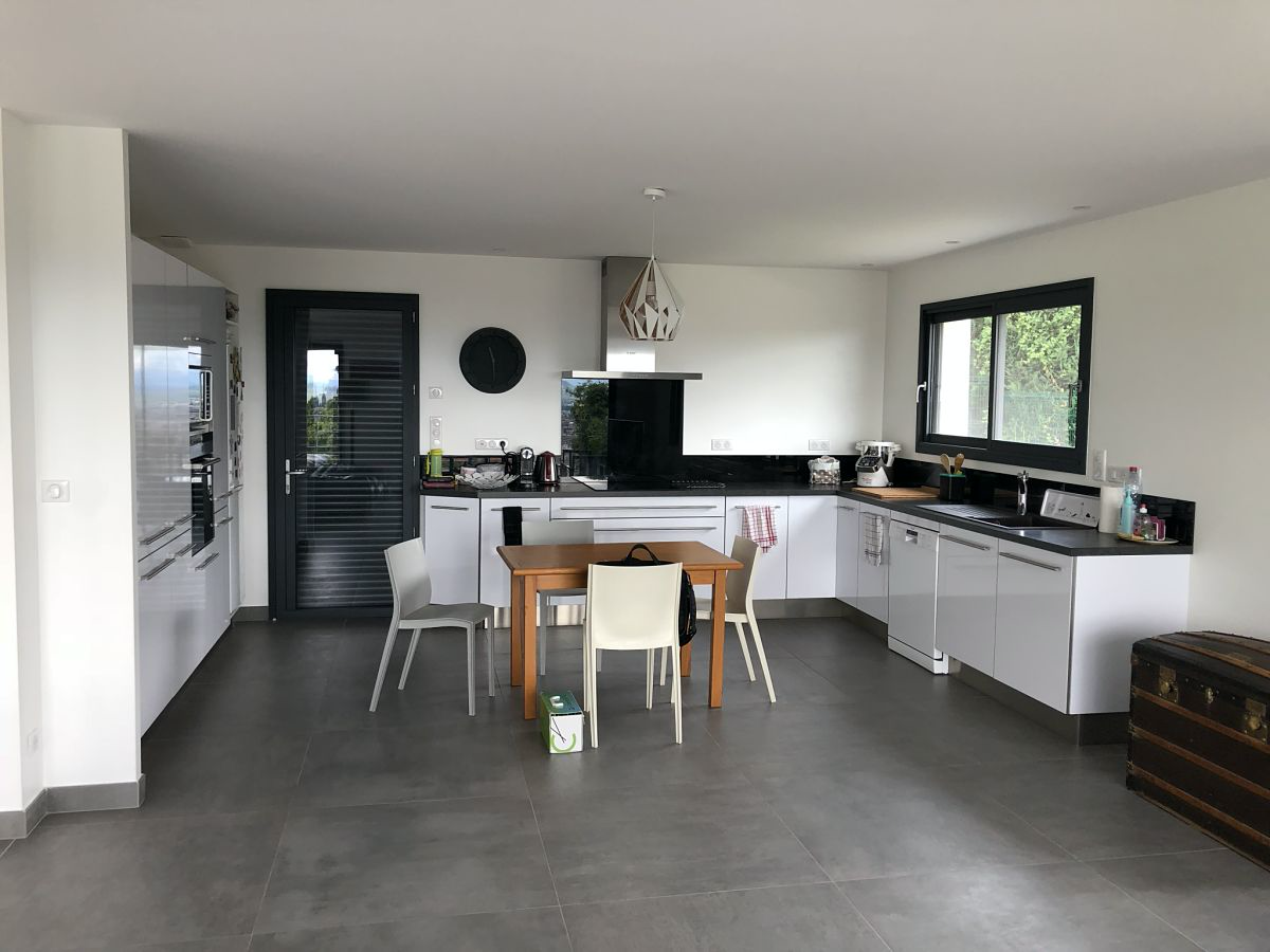 Cuisine en L coloris blanc