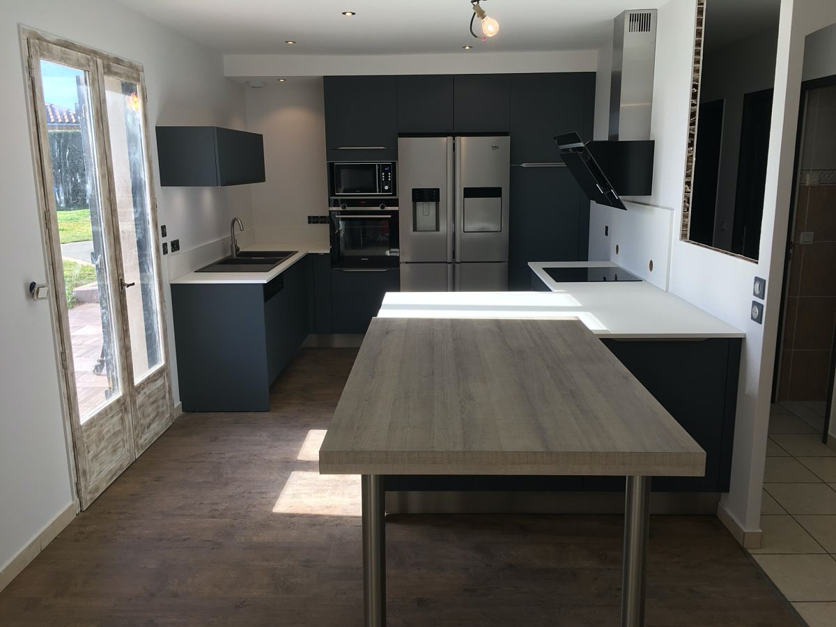 Cuisine avec façade gris ombrage extra mat