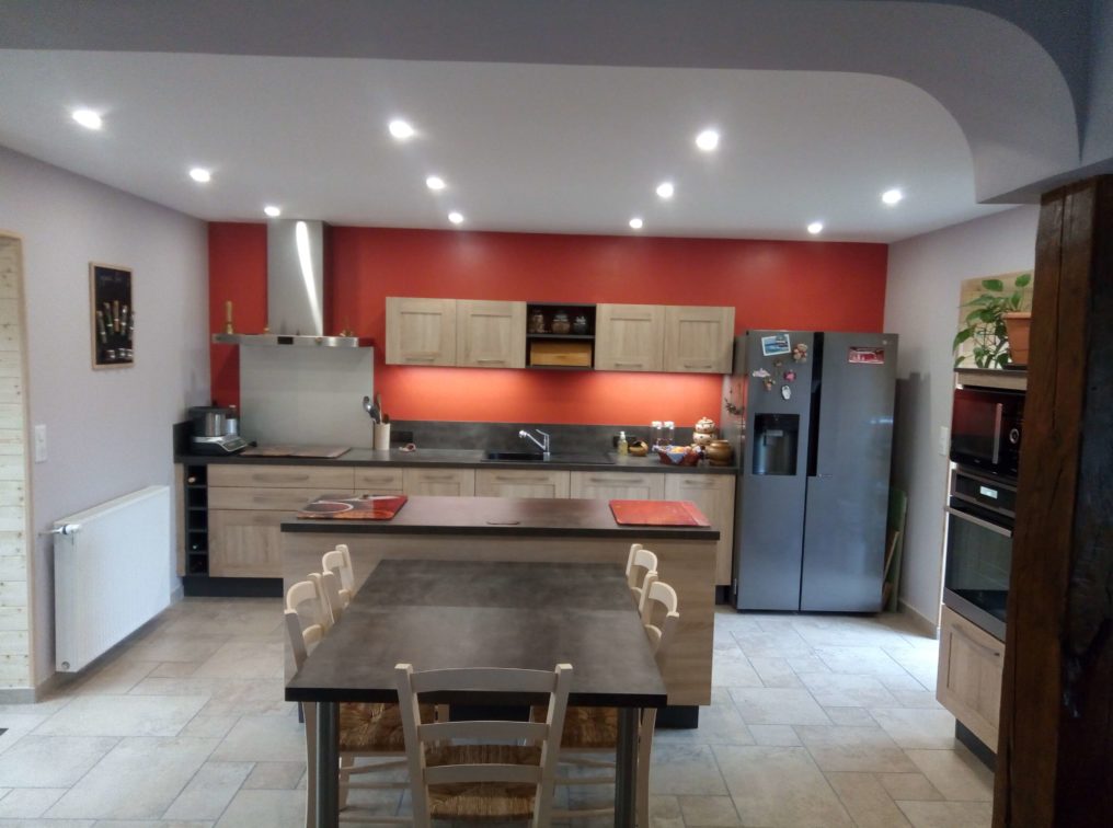 cuisine-amenagee-ilot-central-figeac-capdenac