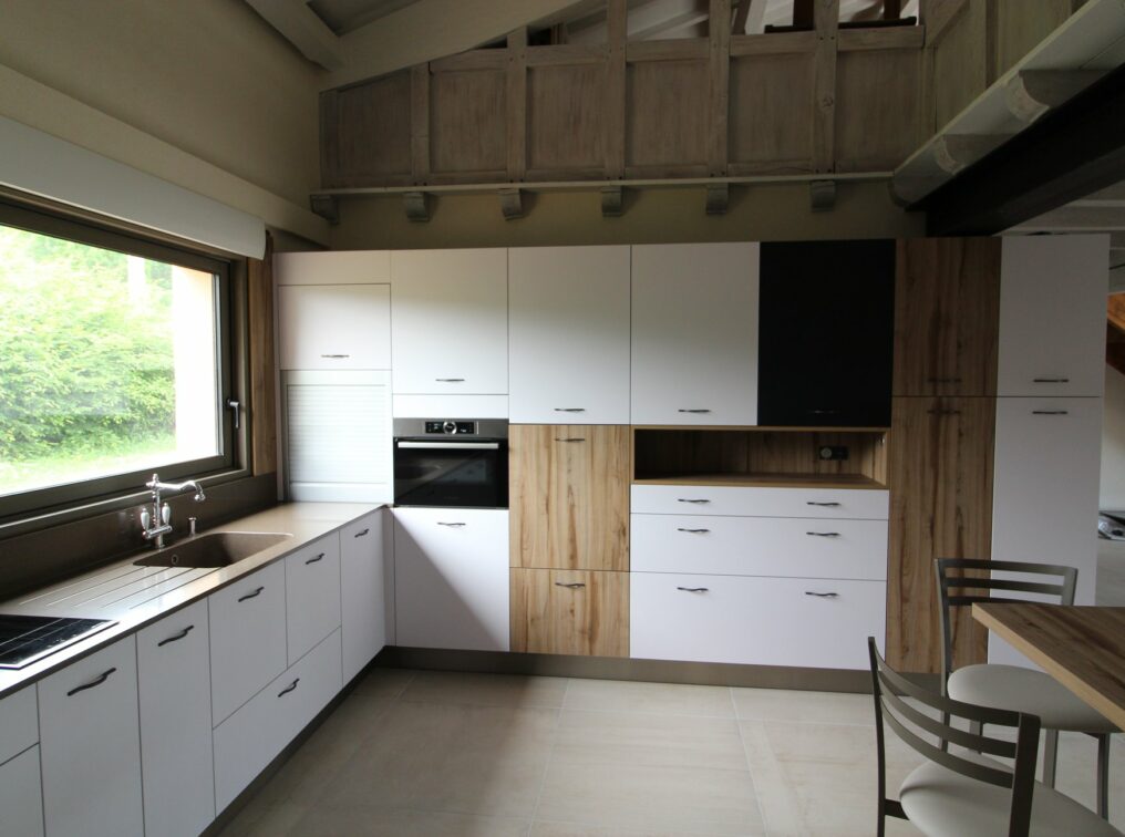 vaste-cuisine-rangements-villereal