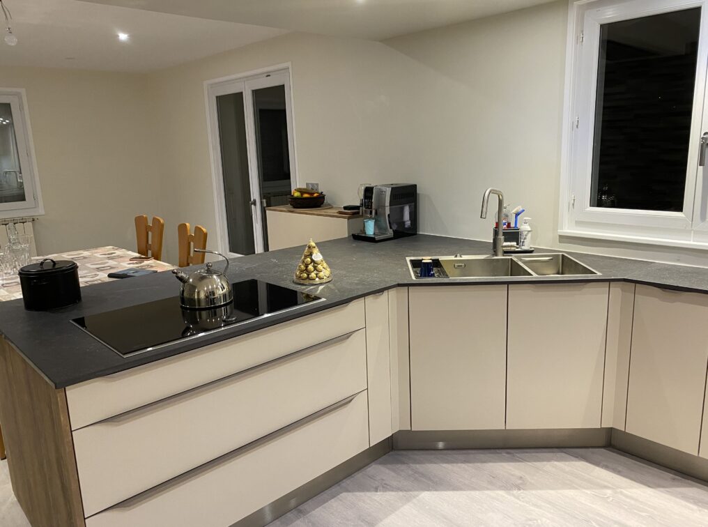 cuisine-beige-anthy-sur-leman