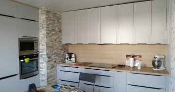 cuisine-amenagee-fonctionnelle-table-maizieres-la-grande-paroisse