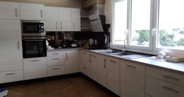 cuisine--amenagee-l-fonctionnelle-choisey