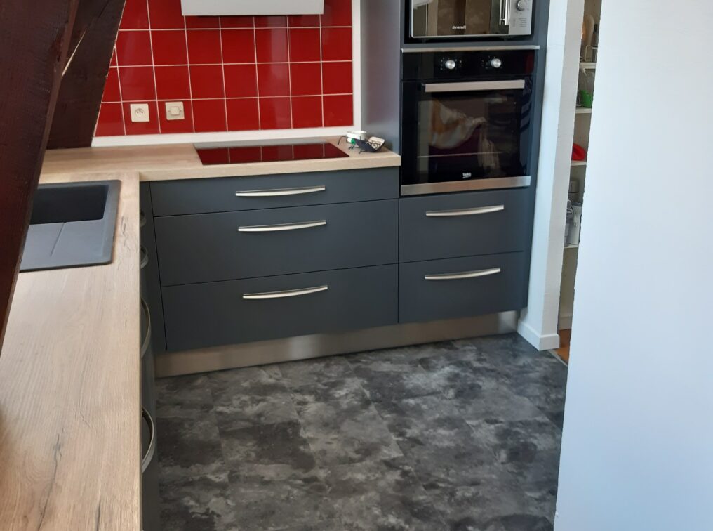 petite-cuisine-amenagee-fonctionnelle-choisey