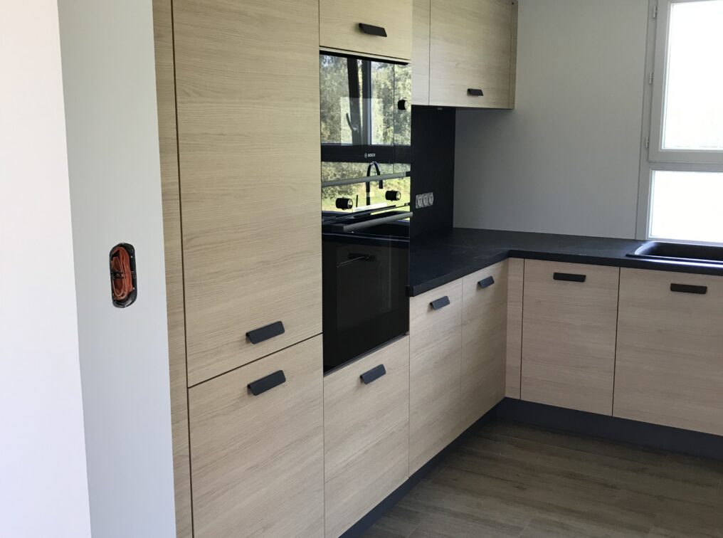 cuisine-u-noir-bois-saint-renan