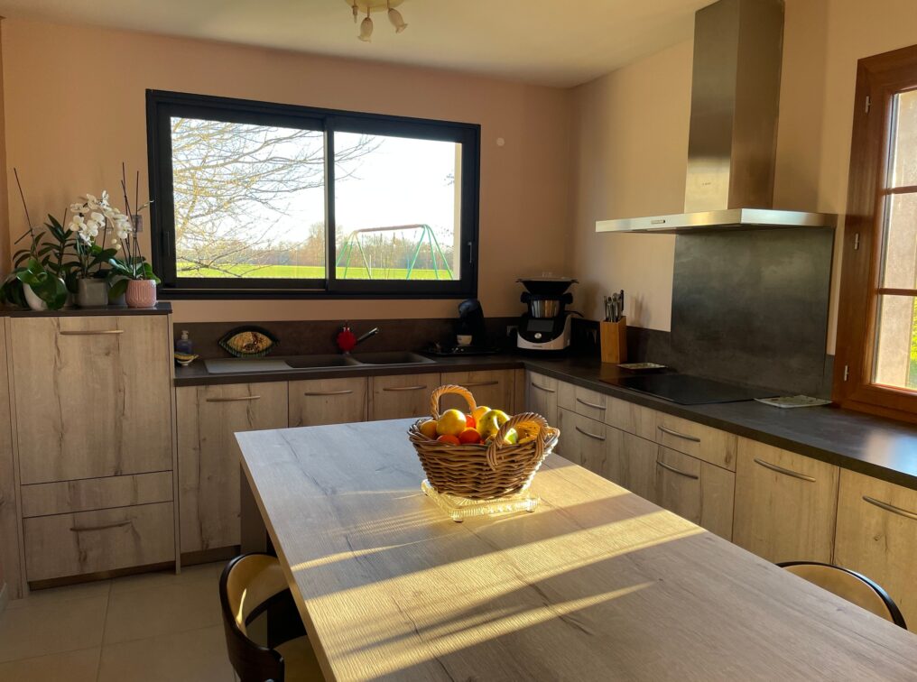 cuisine-ouverte-contemporaine-ilot-villereal