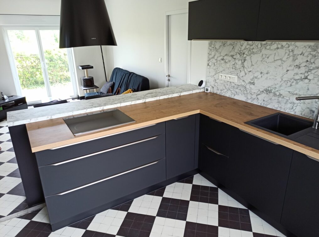 cuisine-ouverte-noir-extra-mat-saint-renan