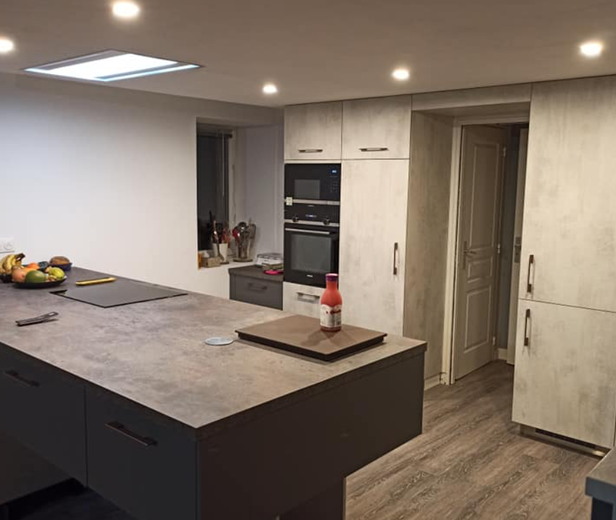 Cuisine-contemporaine-avec-îlot
