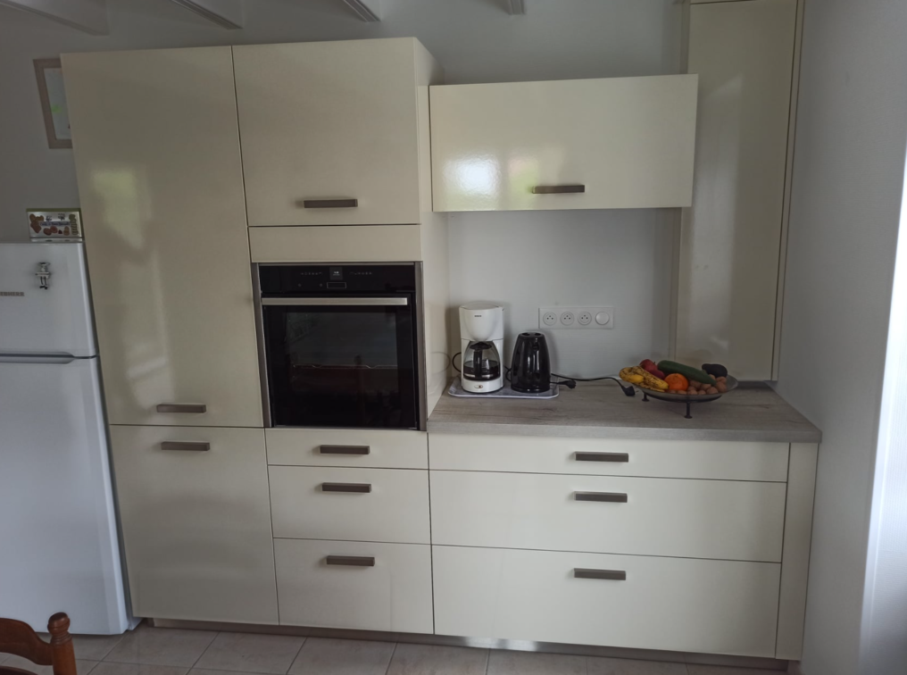 Petite-cuisine-fonctionnelle-avec-2-linéaires