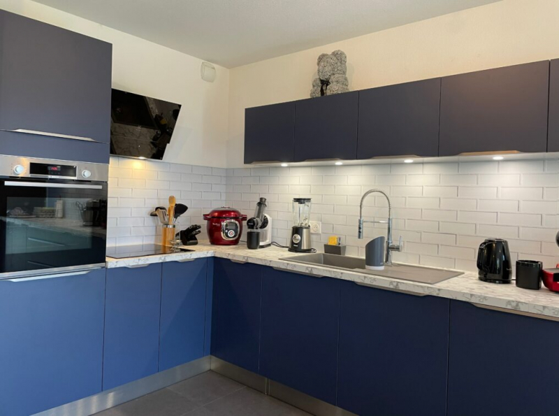 Plan De Travail Bleu Pour Cuisine