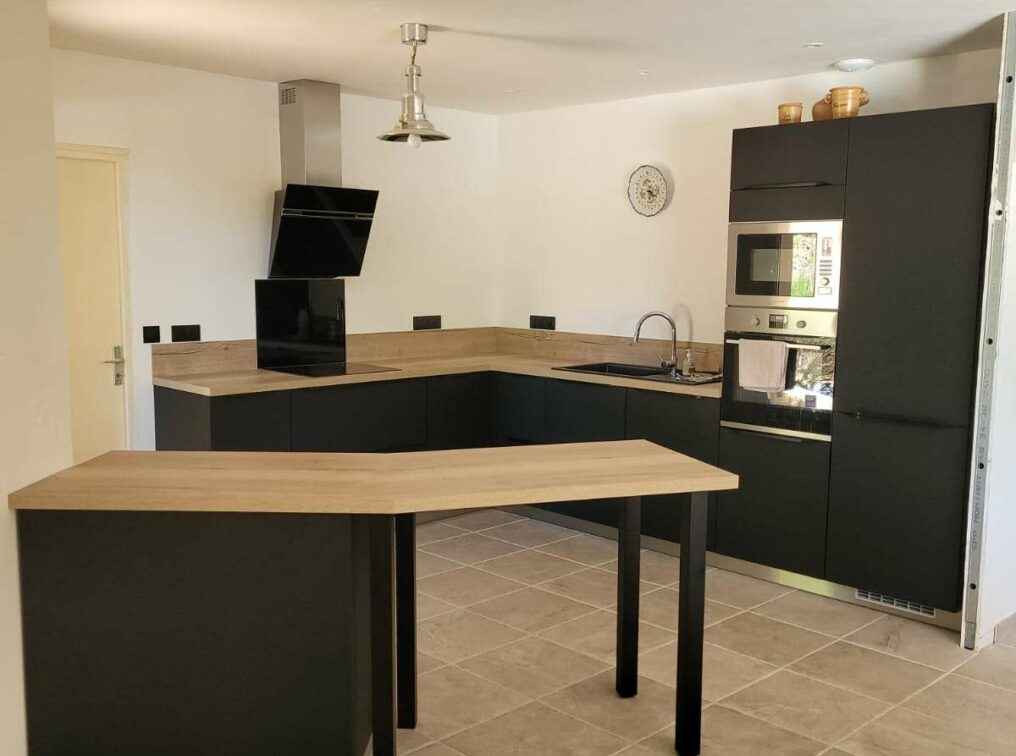 cuisine-ouverte-noir-extra-mat-figeac
