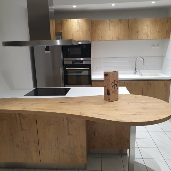 cuisine-contemporaine-originale-balcn-decor-bois-chambery