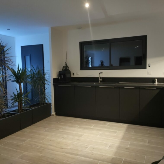 cuisine-design-noir-montbrison