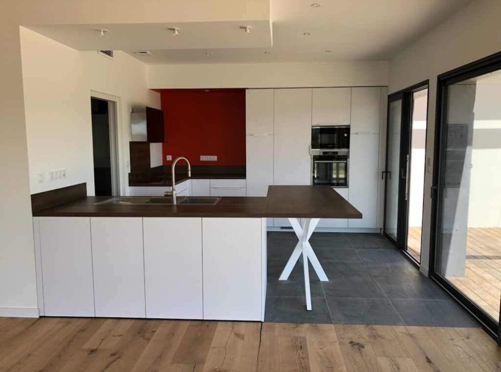 cuisine-moderne-fonctionnelle-blanc-marron-colomiers