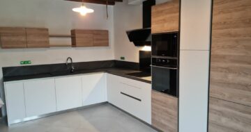 cuisine-moderne-en-L-blanche-bois-maizieres-la-grande-paroisse