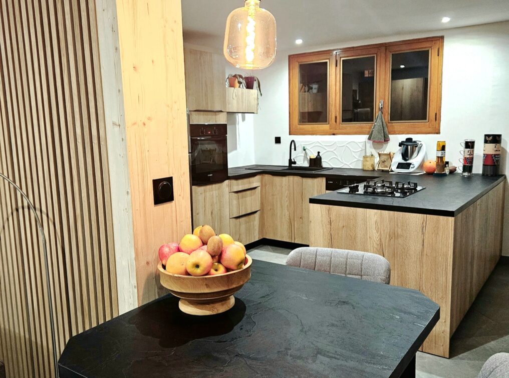 cuisine-tasseau de bois-chaleureux-chambery