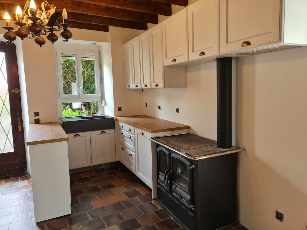 cuisine-traditionnelle-blanche-bois-maizieres-la-grande-paroisse