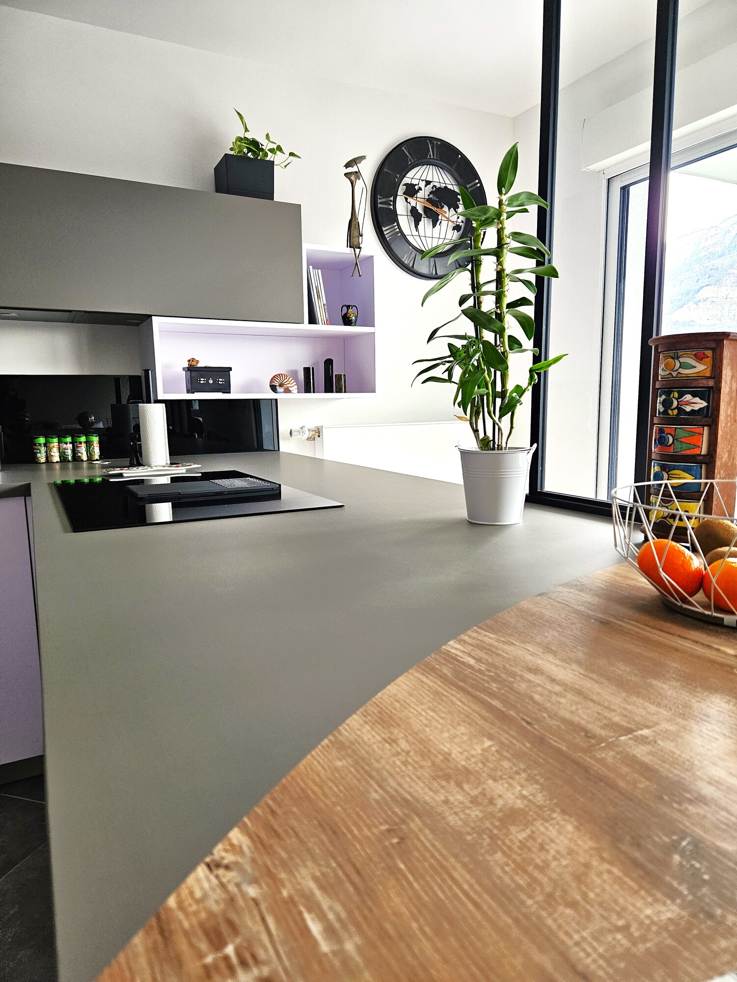 cuisine-moderne-design-gris-bois-chambery