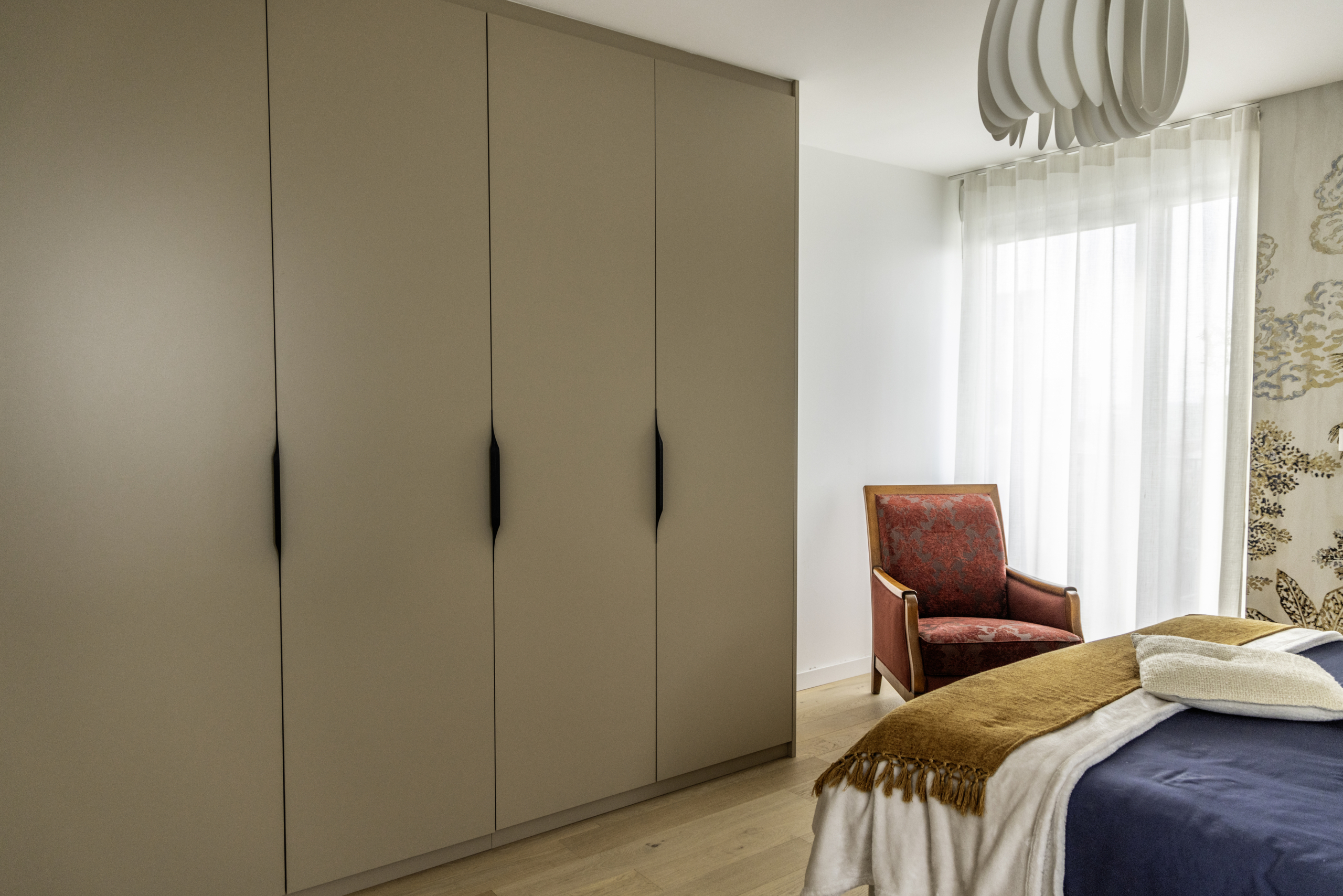 armoire-moderne-design-beige