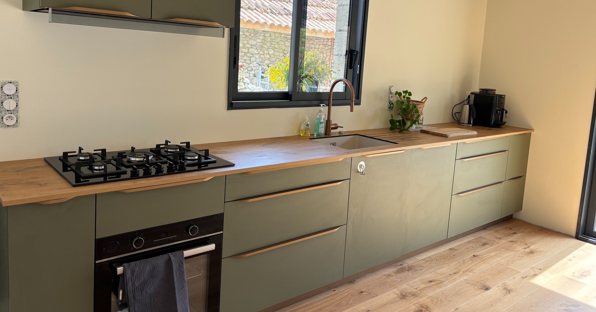 cuisine-moderne-ambiance-provencale-villereal