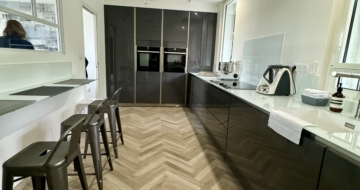 cuisine-moderne-lineaire-blanche-grise-bourgoin-jallieu