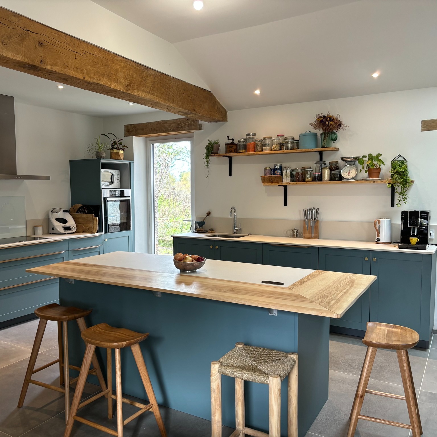 Comment sublimer une cuisine bleue ? - COMERA Cuisines