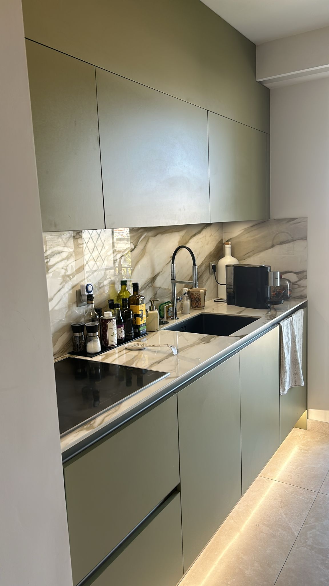 cuisine-vert-pistache-moderne-comera