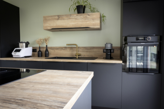 cuisine-moderne-plan-travail-bois-chateaubriant