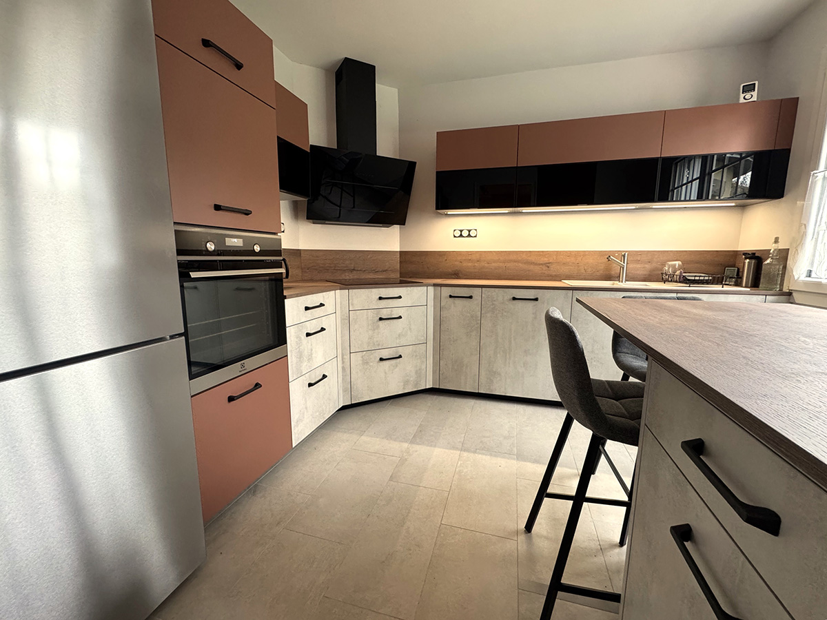CUISINE-BETON ET TERRACOTTA 03-COMERA-CUISNES-SAUTRON