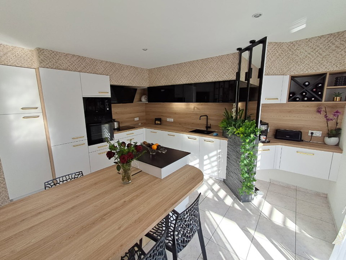 CUISINE-BLANC ET BOIS 02-COMERA-CUISNES-LES HERBIERS