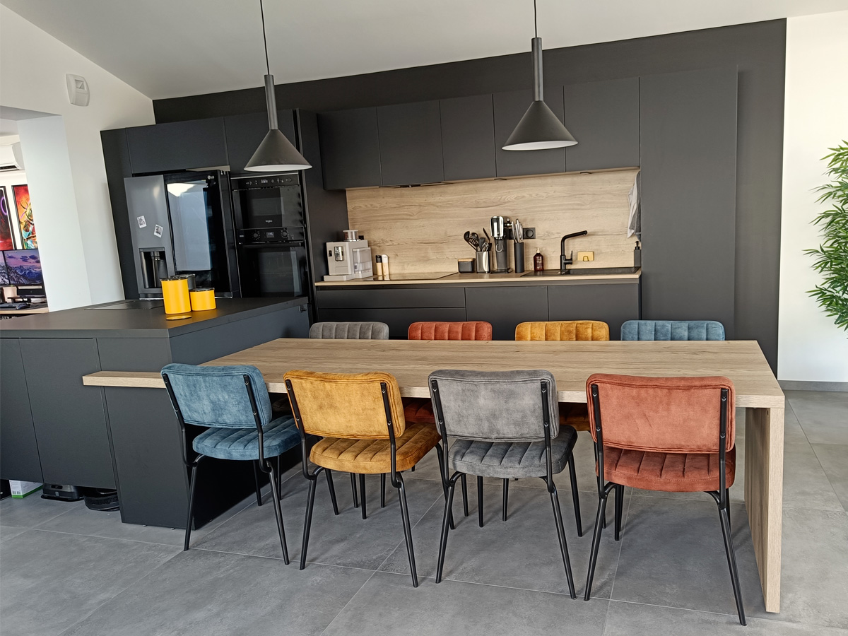 cuisine-soft-noir-comera-cuisines-les-sables-d-olonnne
