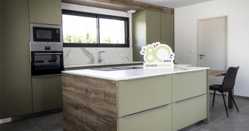 cuisine-vert-pistache-zoom-ilot-bois-comera-cuisines-chateaubriant