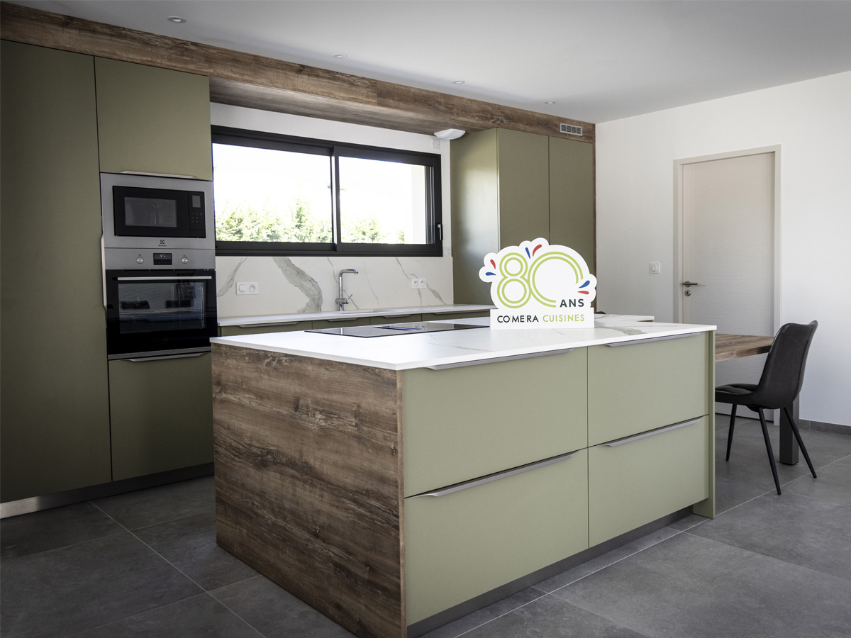 cuisine-vert-pistache-zoom-ilot-bois-comera-cuisines-chateaubriant