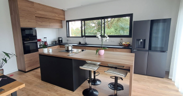 cuisine-bois-noir-comera-cuisines-les-herbiers