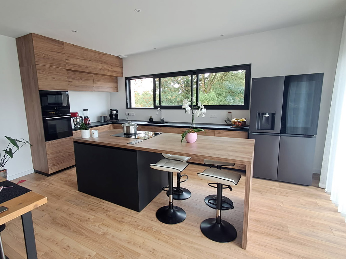 cuisine-bois-noir-comera-cuisines-les-herbiers