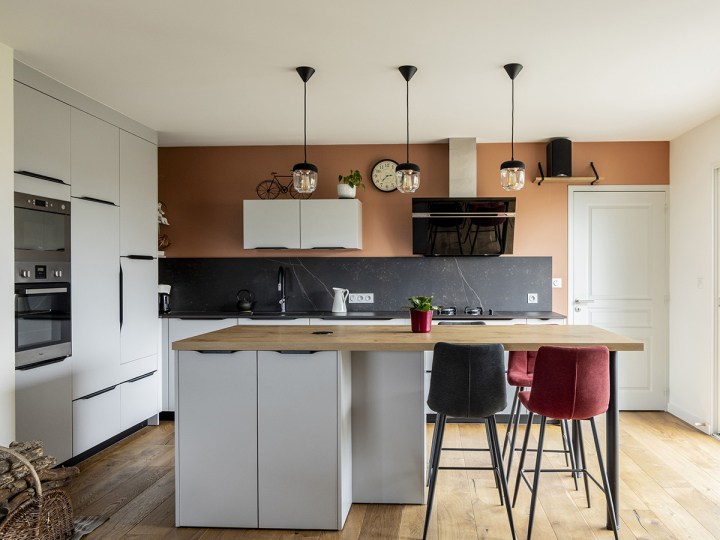 cuisine gris ilot central comera cuisines chateaubriand