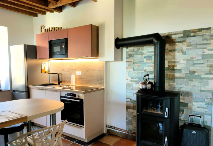 petite cuisine ouverte blanche terracotta montbrison