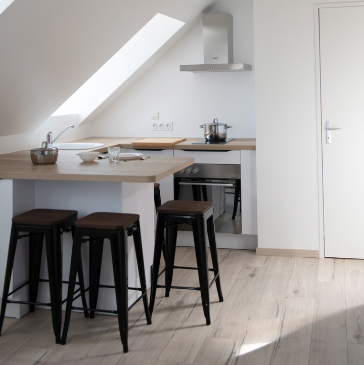 petite cuisine u sous toit pente