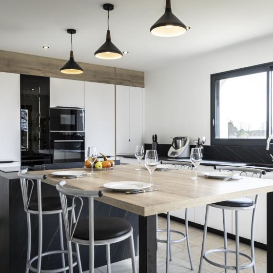 cuisine-blanche-bois-ilot-comera-chateaubriant