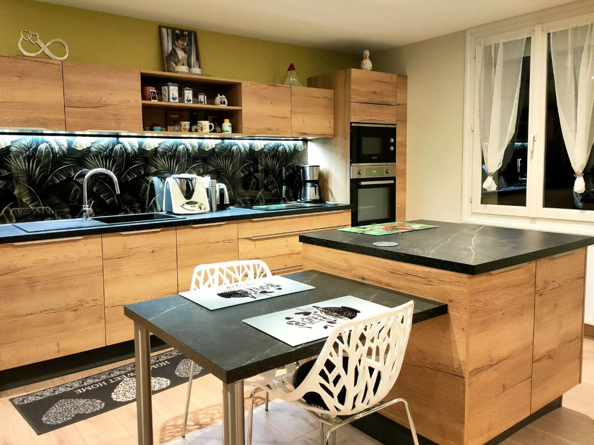 cuisine-ilot-espace-repas-chene-comera-montbrison